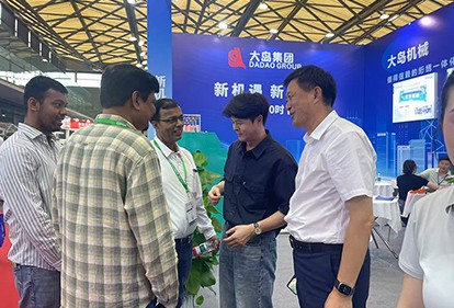 CISMA2025现场直击 | S36沙龙会机械集团展位人气爆棚，，，，超高速绗绣机引全球客商瞩目